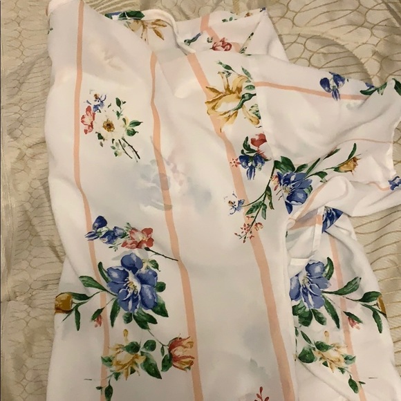 Tie in front blouse - Picture 3 of 3